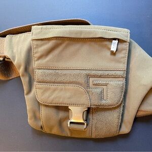 Tumi army green sando hip bag / belt over the shoulder adjustable bag unisex
